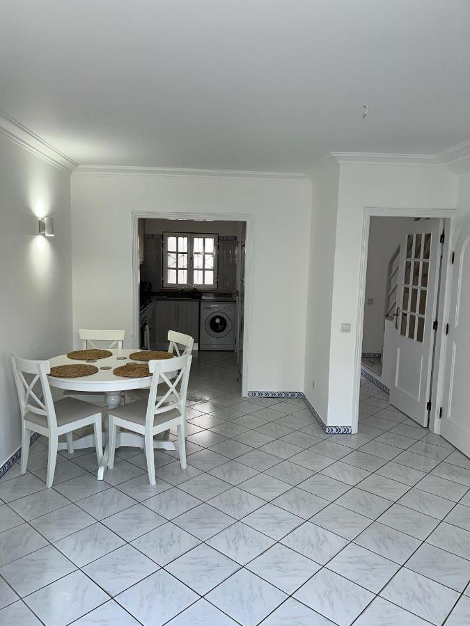 Relaxing 2 Bedroom House 5 Minutes Away From Vilamoura Marina Quarteira Eksteriør billede