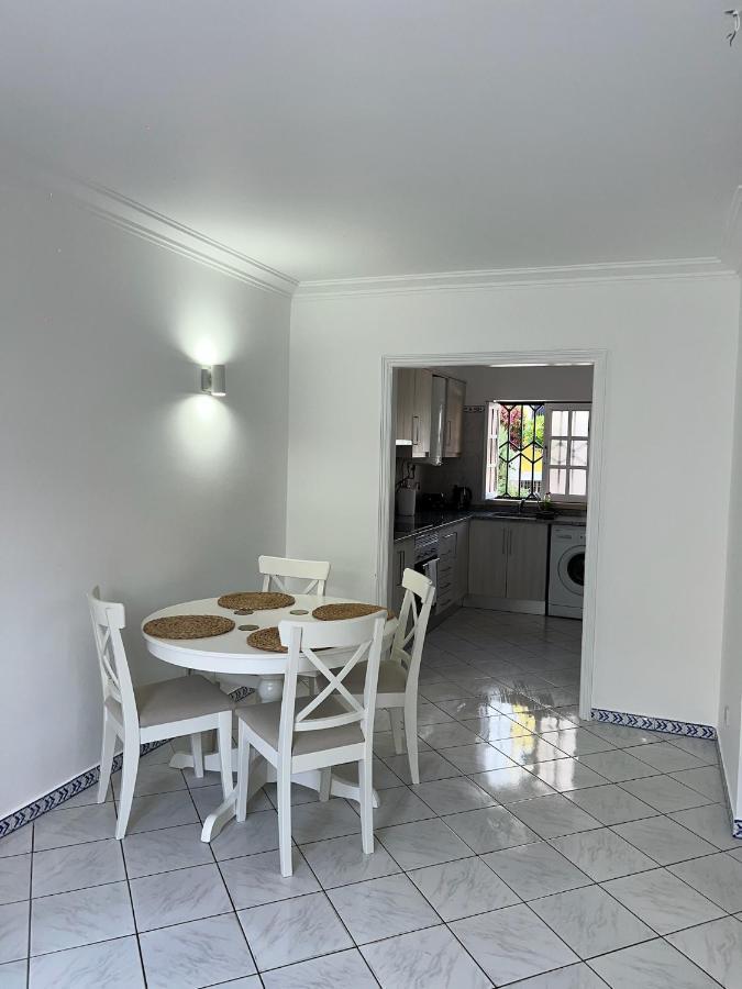 Relaxing 2 Bedroom House 5 Minutes Away From Vilamoura Marina Quarteira Eksteriør billede